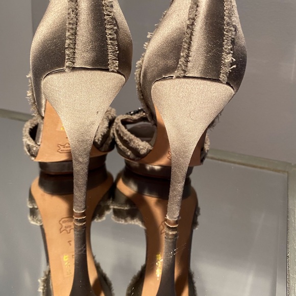 BCBG peep toe vintage satin pump - Picture 9 of 9